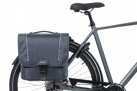 Basil Dubbele Fietstas Sport Design Mik 32 Liter &ndash; 17788 antraciet antraciet