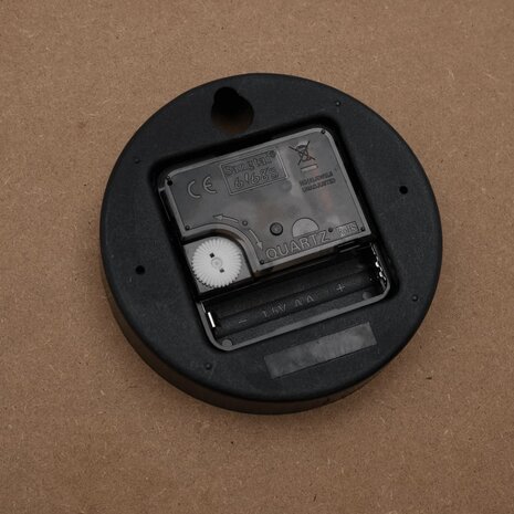 Wandklok met lichtgevende wijzerplaat en wijzers Ø30 cm geel